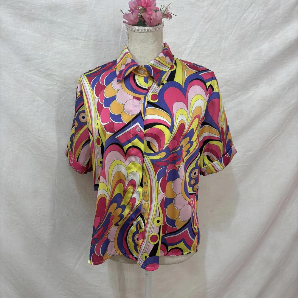 Psychedelic modern button up shirt size small